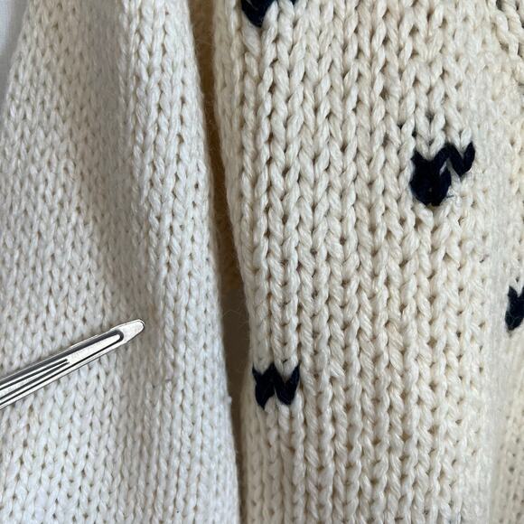 Currants Knitted by hand knit sweater women’s size Small white blue preppy VTG - Picture 7 of 8